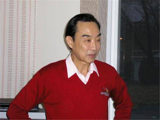 京剧名家唱了几十年“打倒美帝”，晚年定居美国