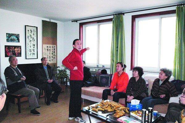 京剧名家唱了几十年“打倒美帝”，晚年定居美国