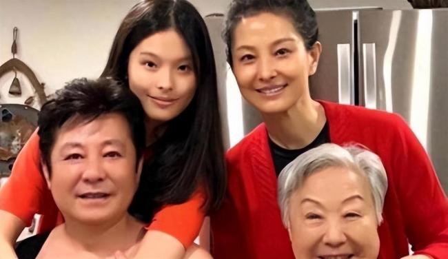 中国老戏骨祖孙三代在美奢华享乐 中国老戏骨祖孙三代在美奢华享乐