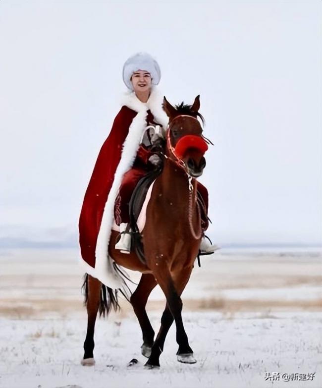 网红官员贺娇龙去世 坠马影像完整曝出 过程残忍