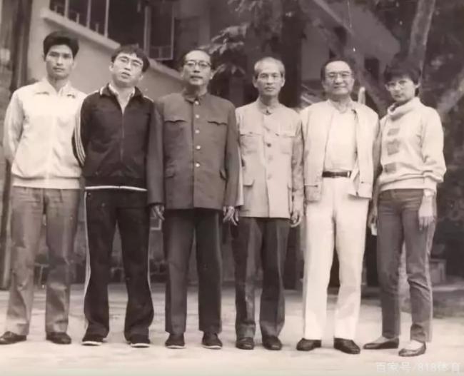 ��ý�߹�񱨵�����ƽ���� ��ý��ϰ������