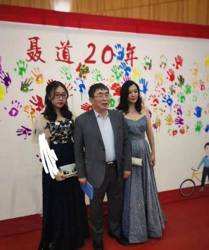 ����ƽ���� ��ĸ�Ǹ߸� ����Զ����һ���½���