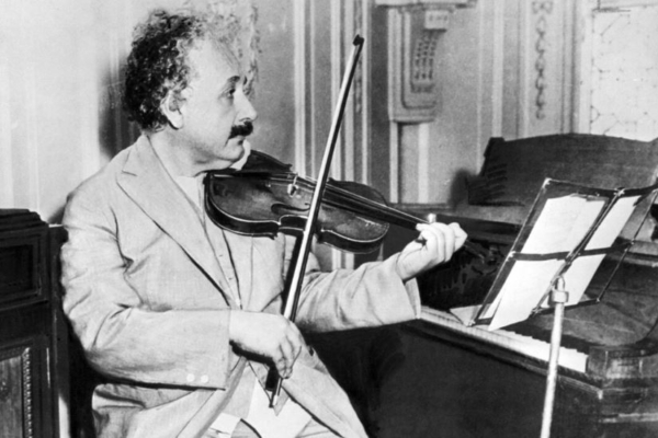 ����˹̹�ճ���Ϣ������