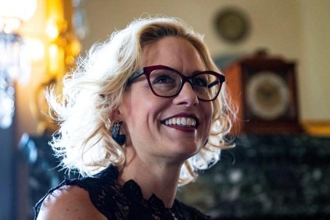 美国前联邦参议员遭控与保镳搞婚外情被提告