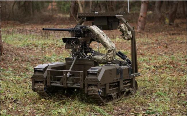 俄军太惨！1架机器人机枪手干掉俄军一个连