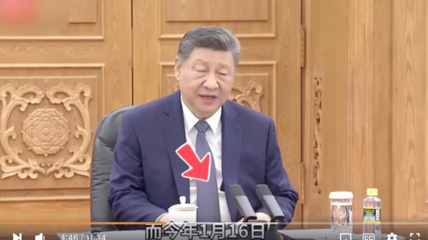 见卡尼，习近平防弹衣露出来了