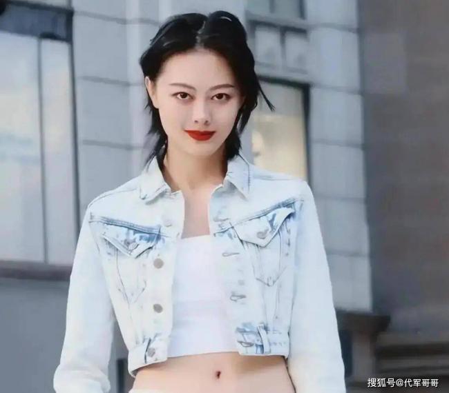 ���41�����־Ů�� �µ�����Ů�ع�