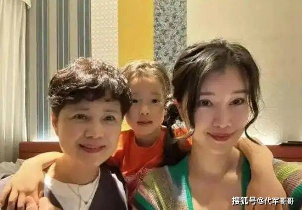 ���41�����־Ů�� �µ�����Ů�ع�