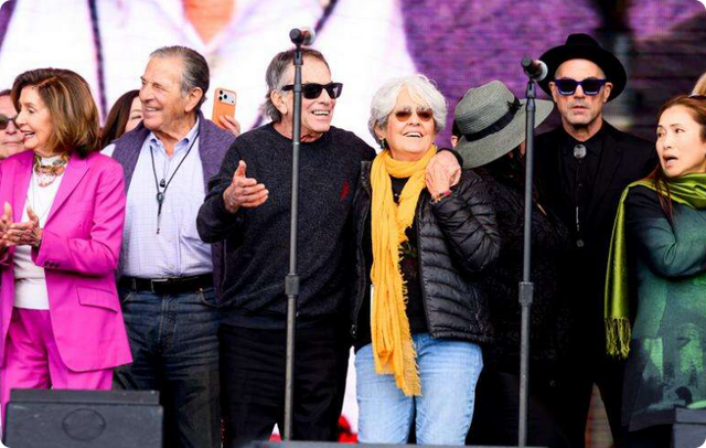 ������õ��ɫ��װ�������������׷����