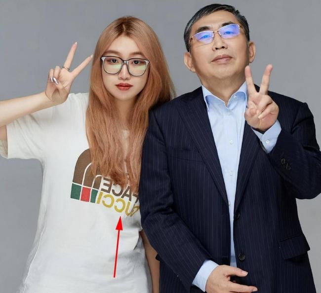 ����ƽ����װ�޸ߴ��ϣ����ӿɰ���Ů����18���