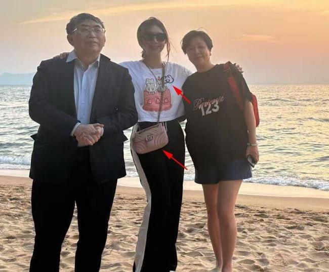 ����ƽ����װ�޸ߴ��ϣ����ӿɰ���Ů����18���