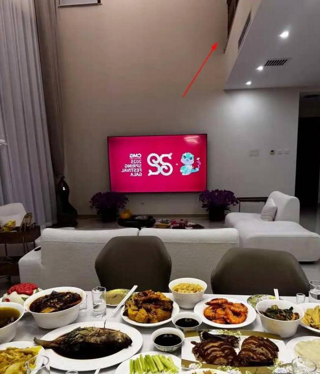 ����ƽ����װ�޸ߴ��ϣ����ӿɰ���Ů����18���