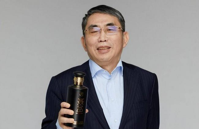 ����ƽ����װ�޸ߴ��ϣ����ӿɰ���Ů����18���