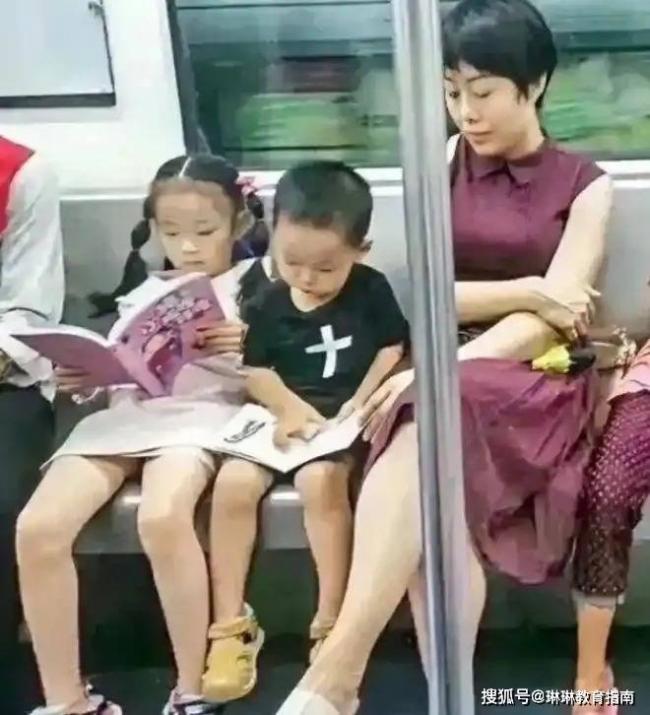 二胎家庭对比图火了 网:送外卖和吃外卖 二胎家庭对比图火了 网:送外卖和吃外卖