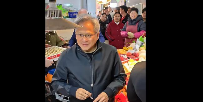 Ӣΰ��CEO����ѫ�����Ϻ����г� �߳Ա߹�