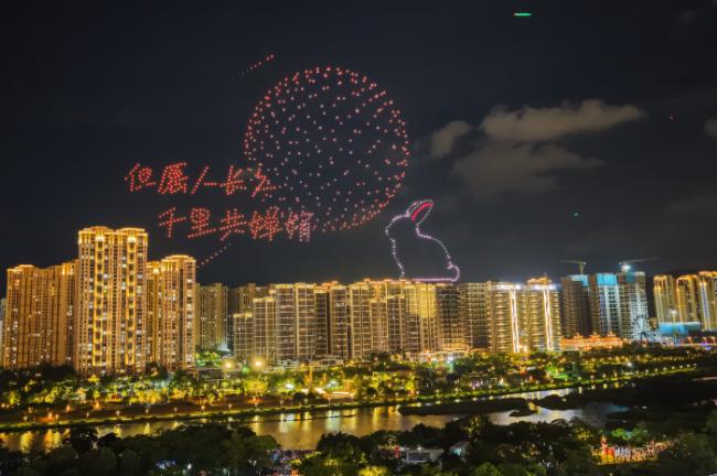 鹰与郊狼皆可为师：中国军方找到独特方法