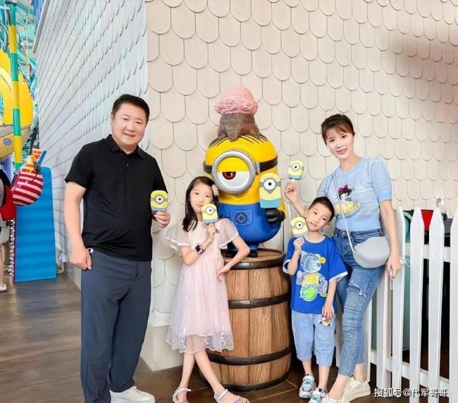 50岁金巧巧近况曝光！与吴启华分手后嫁影业巨头