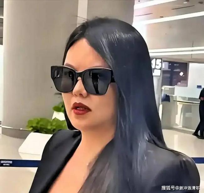 赵薇直播被掐!后续来了,连累15岁女儿和李湘 赵薇直播被掐!后续来了,连累15岁女儿和李湘