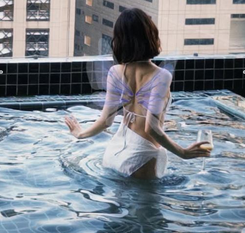 没滤镜全看光,周冬雨泳装照震撼全网 没滤镜全看光,周冬雨泳装照震撼全网