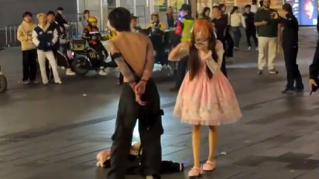 广州小伙被抓 当公安面大骂共产党 广州小伙被抓 当公安面大骂共产党