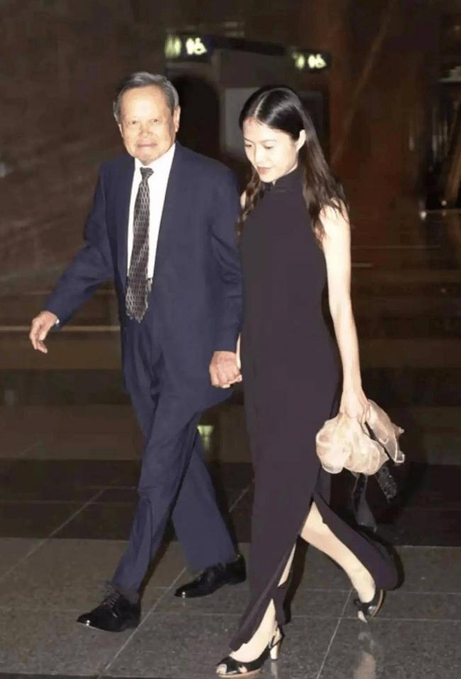 49岁翁帆官宣喜讯，太令人惊喜了