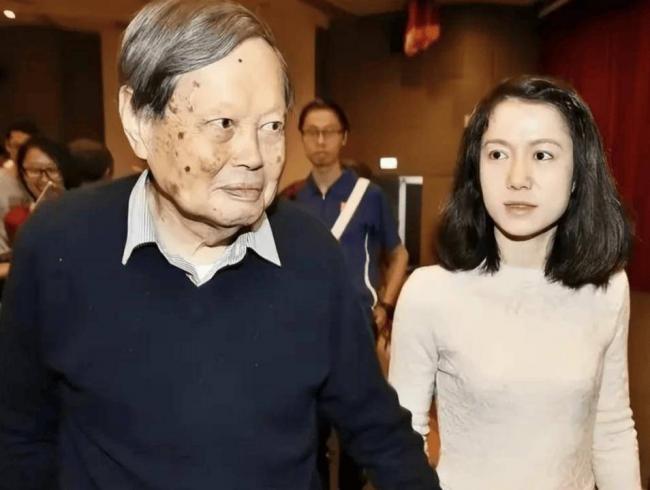 49岁翁帆官宣喜讯，太令人惊喜了