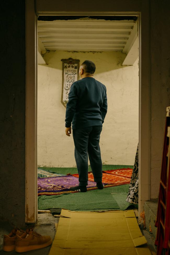 “我自由了”:一名穆斯林前中共官员的自白 “我自由了”:一名穆斯林前中共官员的自白