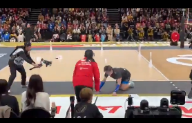 日本排球赛突发一幕爆红 日本排球赛突发一幕爆红