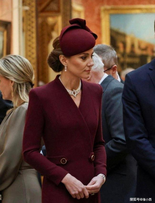 看凯特王妃穿大衣,我悟了 看凯特王妃穿大衣,我悟了