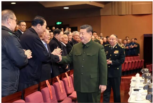 习风光亮相，共军驻京干部高喊一口号