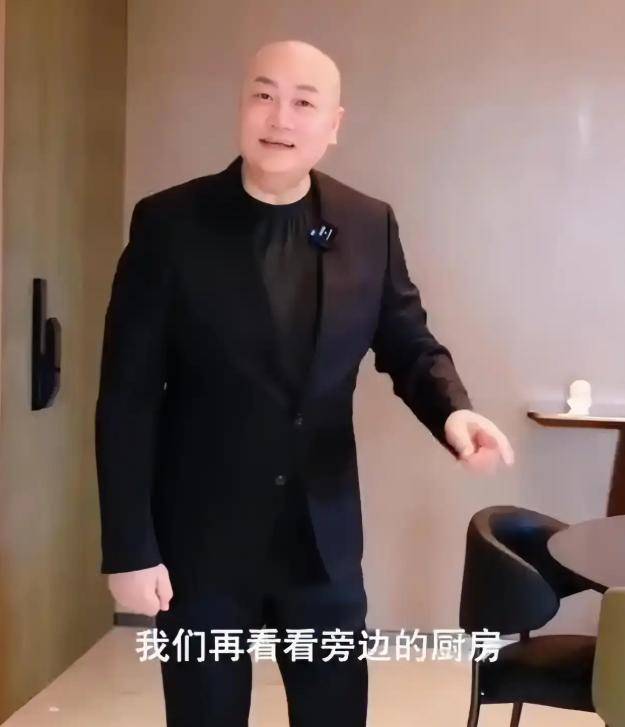 72����ɮ��ʼ���� �ͳ�����33������Ц��