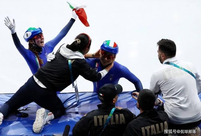 冬奥会：中国教练率东道主击败中国夺金 喜极而泣