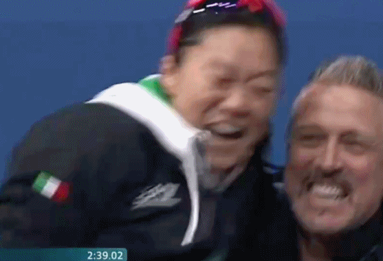 冬奥会：中国教练率东道主击败中国夺金 喜极而泣