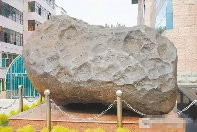 炸锅：重两吨，俄截获中国45亿年前珍贵国宝