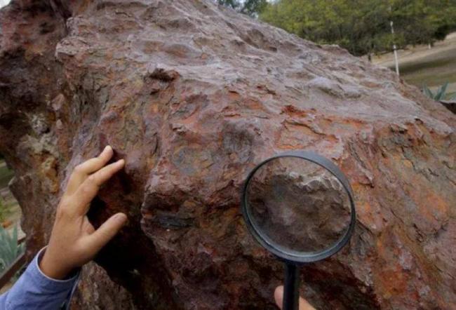 炸锅：重两吨，俄截获中国45亿年前珍贵国宝