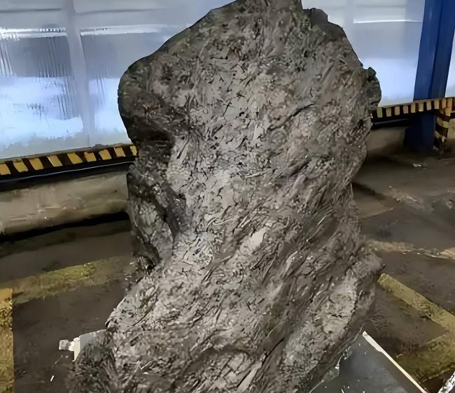 炸锅：重两吨，俄截获中国45亿年前珍贵国宝