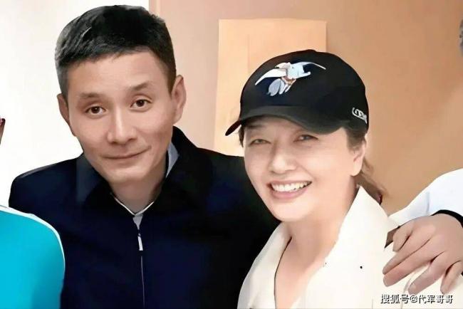 58岁江珊,再婚嫁田小洁,和女儿定居美国 58岁江珊,再婚嫁田小洁,和女儿定居美国