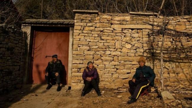 中国医院护工揭残酷现实:为什么养儿不防老 中国医院护工揭残酷现实:为什么养儿不防老