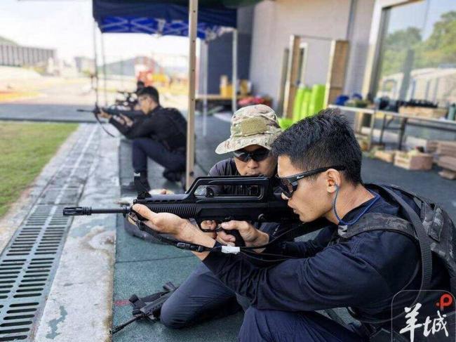 阿联酋国际特警赛 中国产枪械频卡弹引热议 阿联酋国际特警赛 中国产枪械频卡弹引热议
