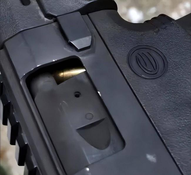 阿联酋国际特警赛 中国产枪械频卡弹引热议 阿联酋国际特警赛 中国产枪械频卡弹引热议