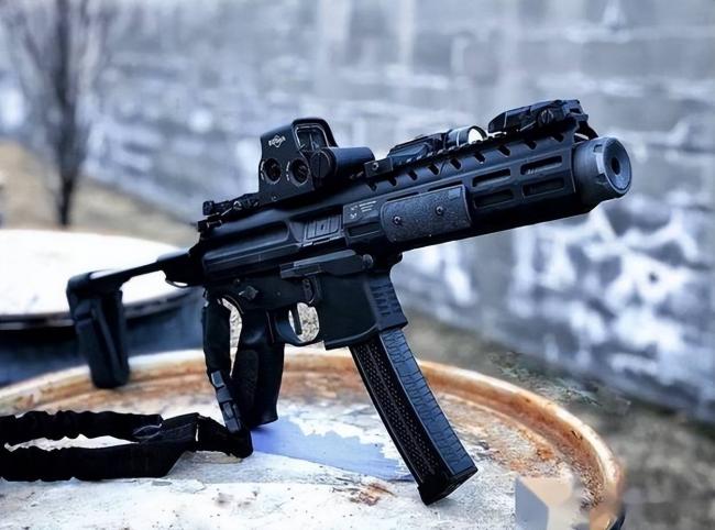 阿联酋国际特警赛 中国产枪械频卡弹引热议 阿联酋国际特警赛 中国产枪械频卡弹引热议