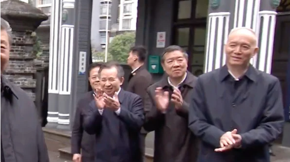 ���������鱩¶һ�У�����������Ȼ����