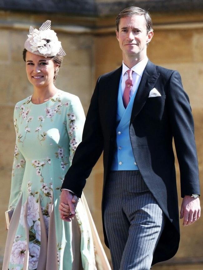 她的人生更滋润,皮帕走上了跟姐姐凯特不同的路 她的人生更滋润,皮帕走上了跟姐姐凯特不同的路