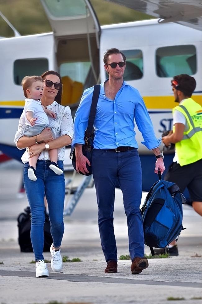 她的人生更滋润,皮帕走上了跟姐姐凯特不同的路 她的人生更滋润,皮帕走上了跟姐姐凯特不同的路