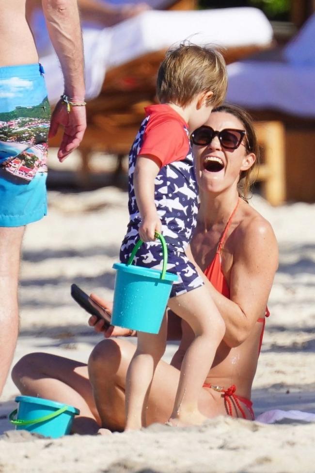 她的人生更滋润,皮帕走上了跟姐姐凯特不同的路 她的人生更滋润,皮帕走上了跟姐姐凯特不同的路