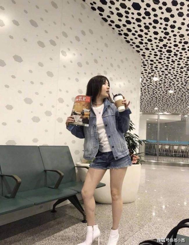 杨钰莹对自己好狠,53岁硬装成00后 杨钰莹对自己好狠,53岁硬装成00后