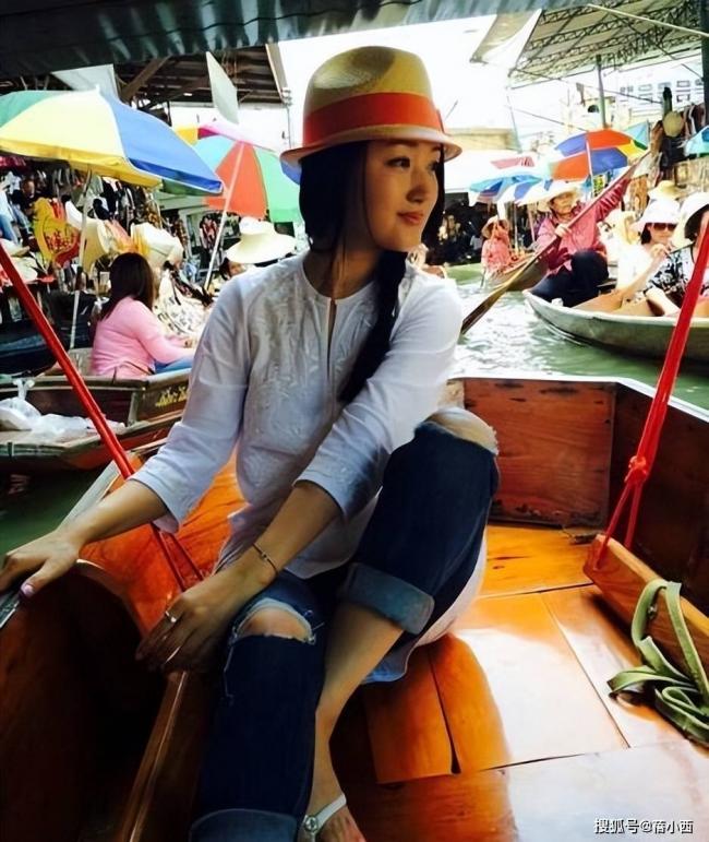 杨钰莹对自己好狠,53岁硬装成00后 杨钰莹对自己好狠,53岁硬装成00后