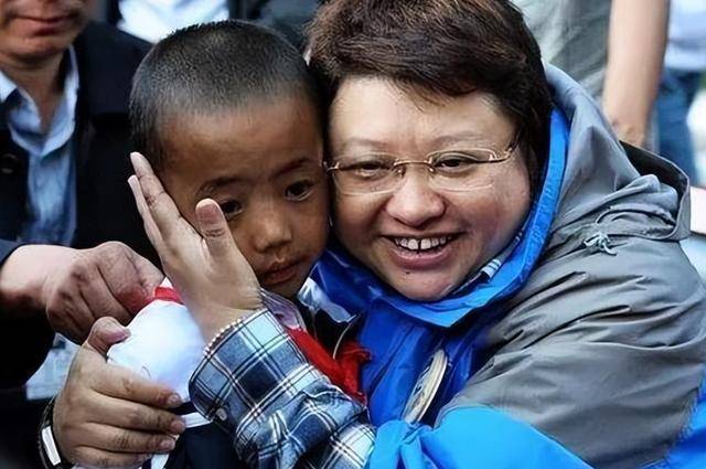 23年前缆车失事,被韩红收养的孩童,如今怎样 23年前缆车失事,被韩红收养的孩童,如今怎样