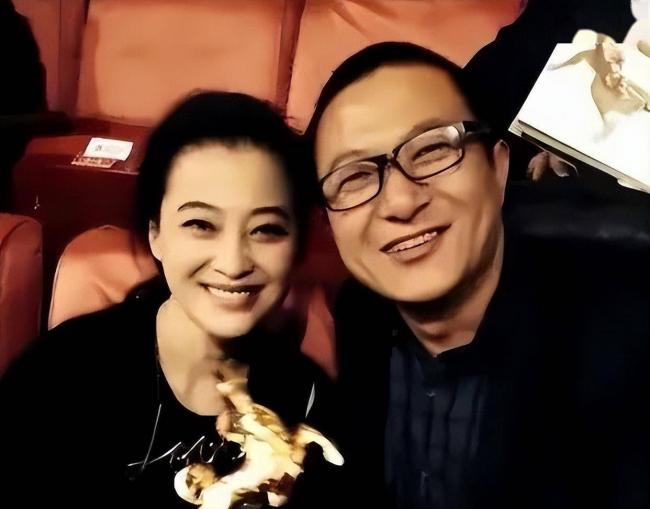 路边照上热搜:50岁梅婷视觉年龄63岁 网喊心酸 路边照上热搜:50岁梅婷视觉年龄63岁 网喊心酸