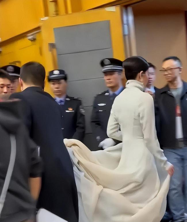 57�����ƶ��²��ϣ���л�������������